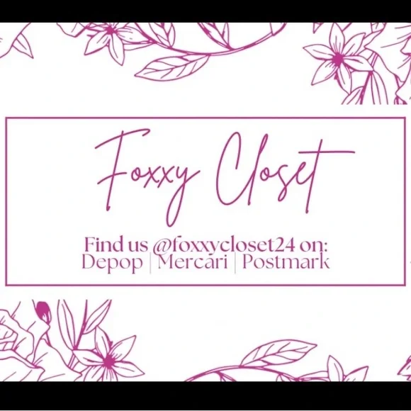 Nike Women's Black and Gold Quarter-Zip Hoodie - Picture 8 of 8